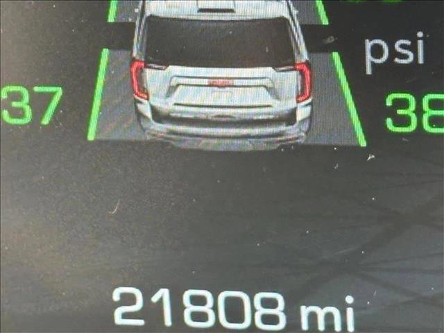 Used 2023 GMC Yukon Denali Ultimate AWD/4WD image 6