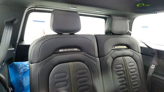 Used 2025 Rivian R1S Adventure AWD/4WD image 30