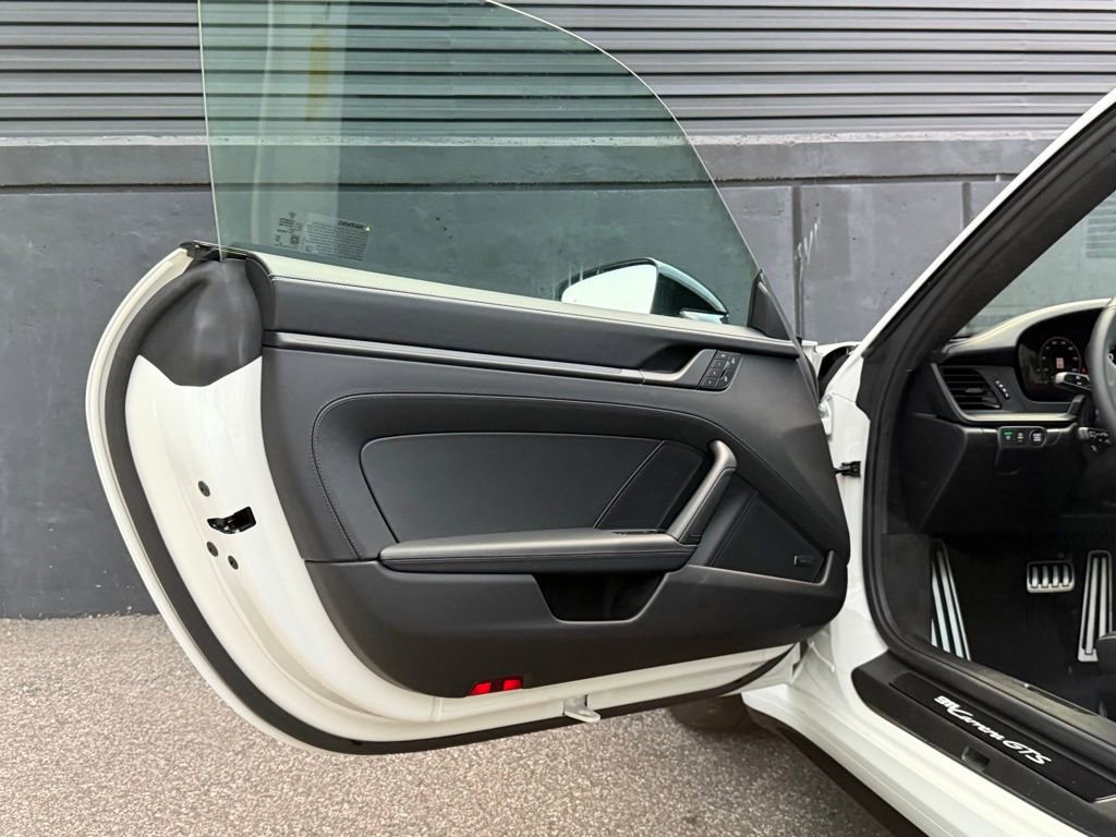 New 2026 Porsche 911 Carrera GTS RWD image 4