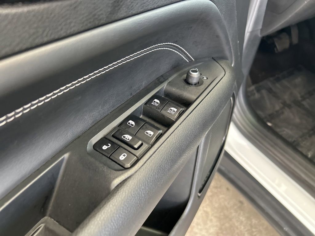 Used 2023 Jeep Compass Altitude image 37