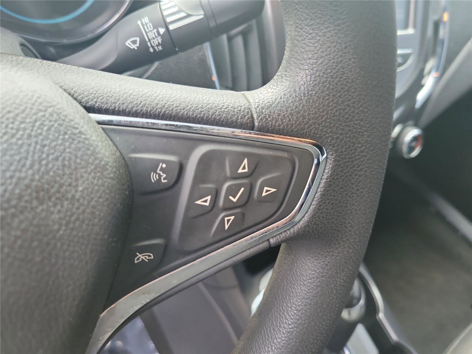 Used 2017 Chevrolet Cruze LT w/ Convenience Package image 21