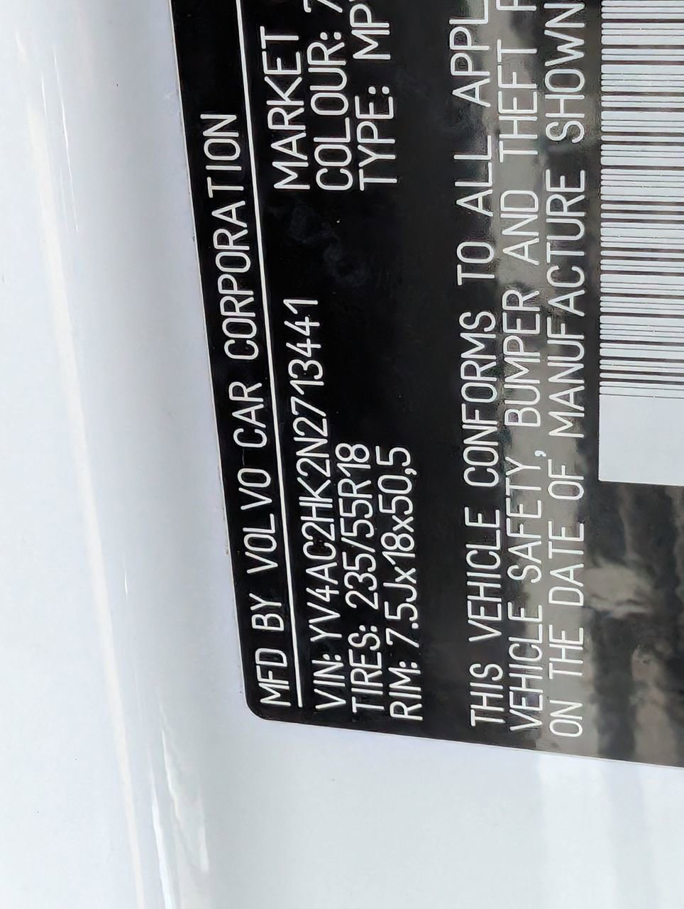 Used 2022 Volvo XC40 T4 Momentum image 29