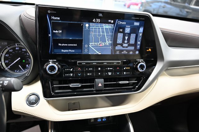 Used 2022 Toyota Highlander Platinum image 16