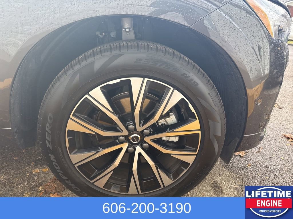 Used 2025 Volvo XC60 B5 Plus w/ Climate Package image 5