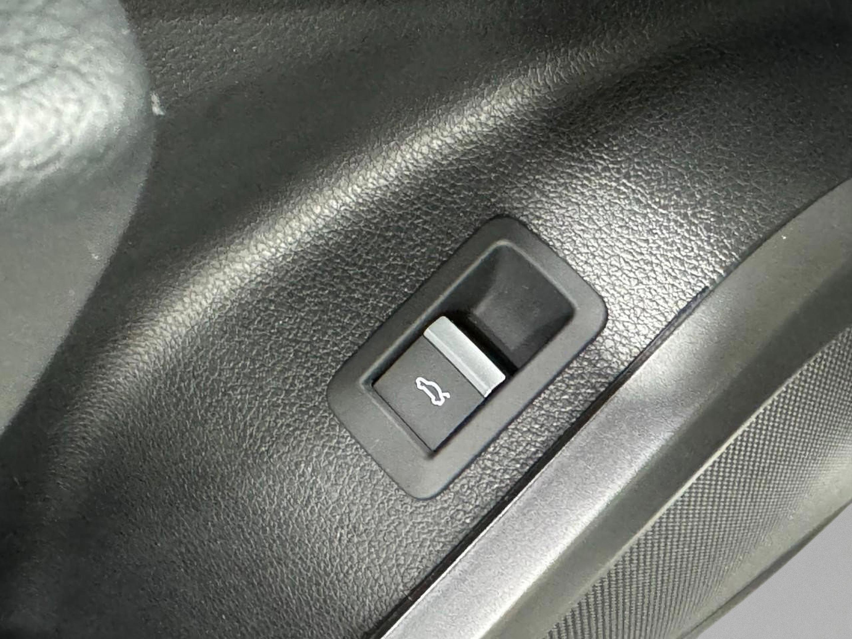 Certified 2025 Audi Q5 2.0T Premium w/ Convenience Plus Package image 26