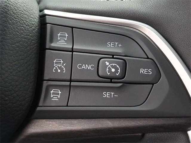 Used 2025 Jeep Grand Cherokee Limited image 22