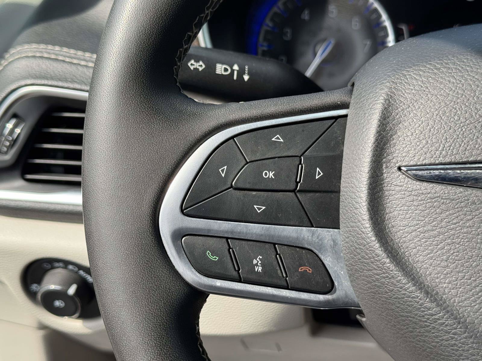 Used 2023 Chrysler Pacifica Limited w/ Uconnect Theater Family Group AWD/4WD image 21