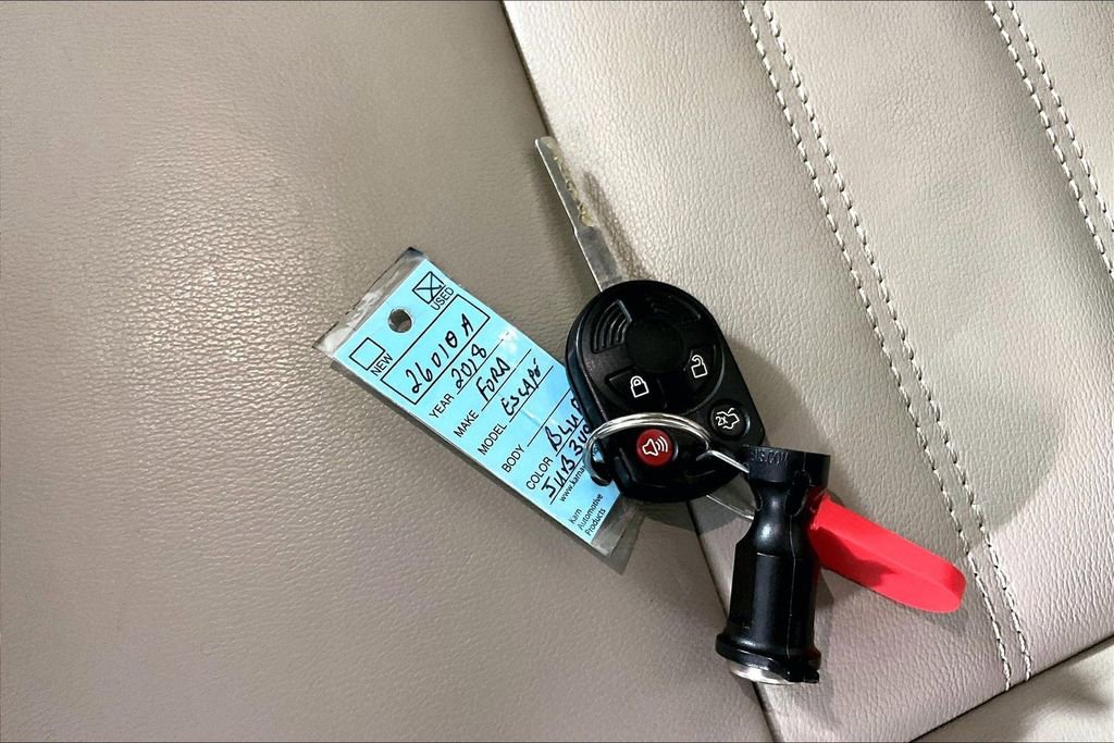 Used 2018 Ford Escape SEL image 10