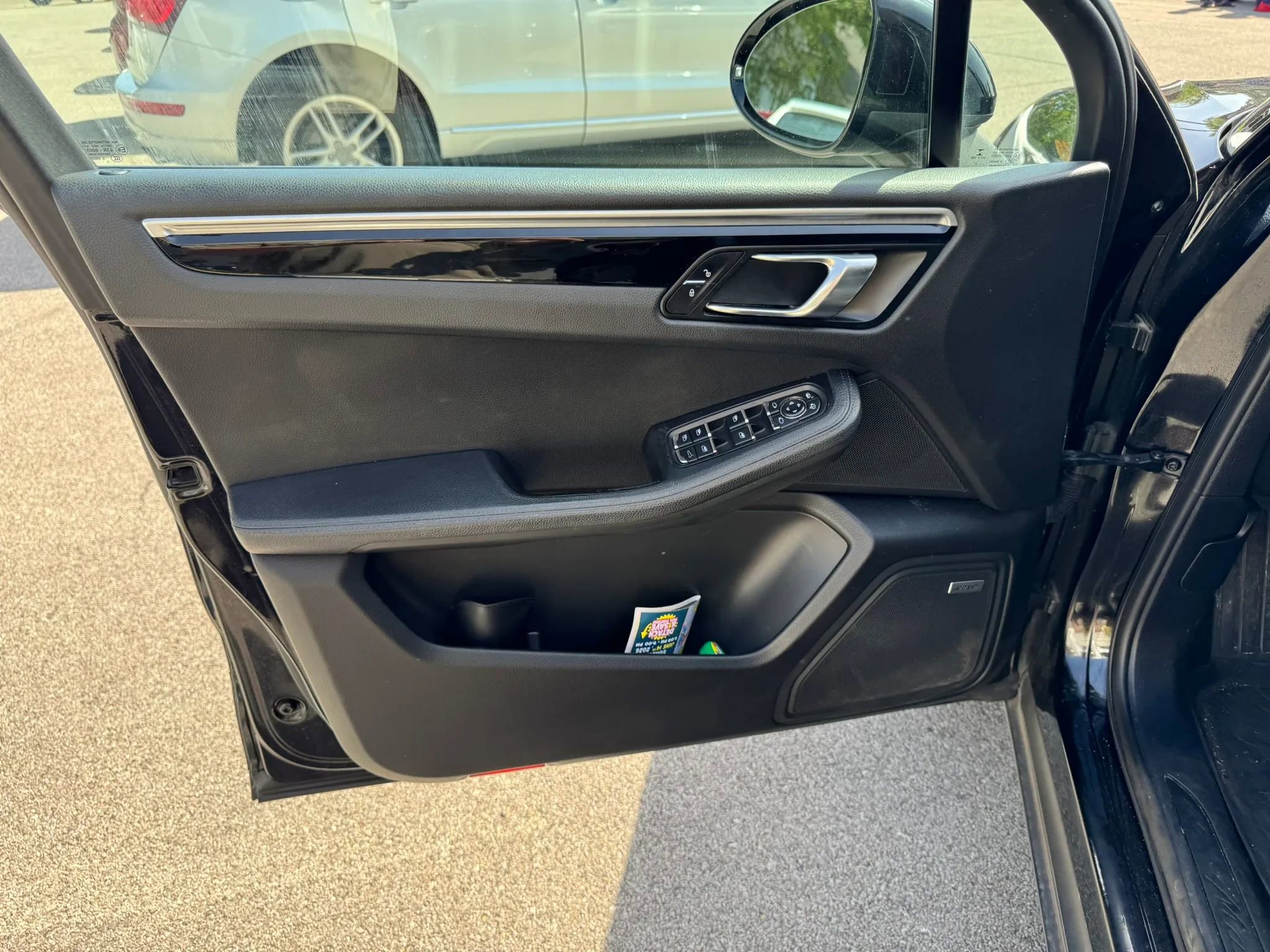 Used 2018 Porsche Macan Sport Edition AWD/4WD image 14