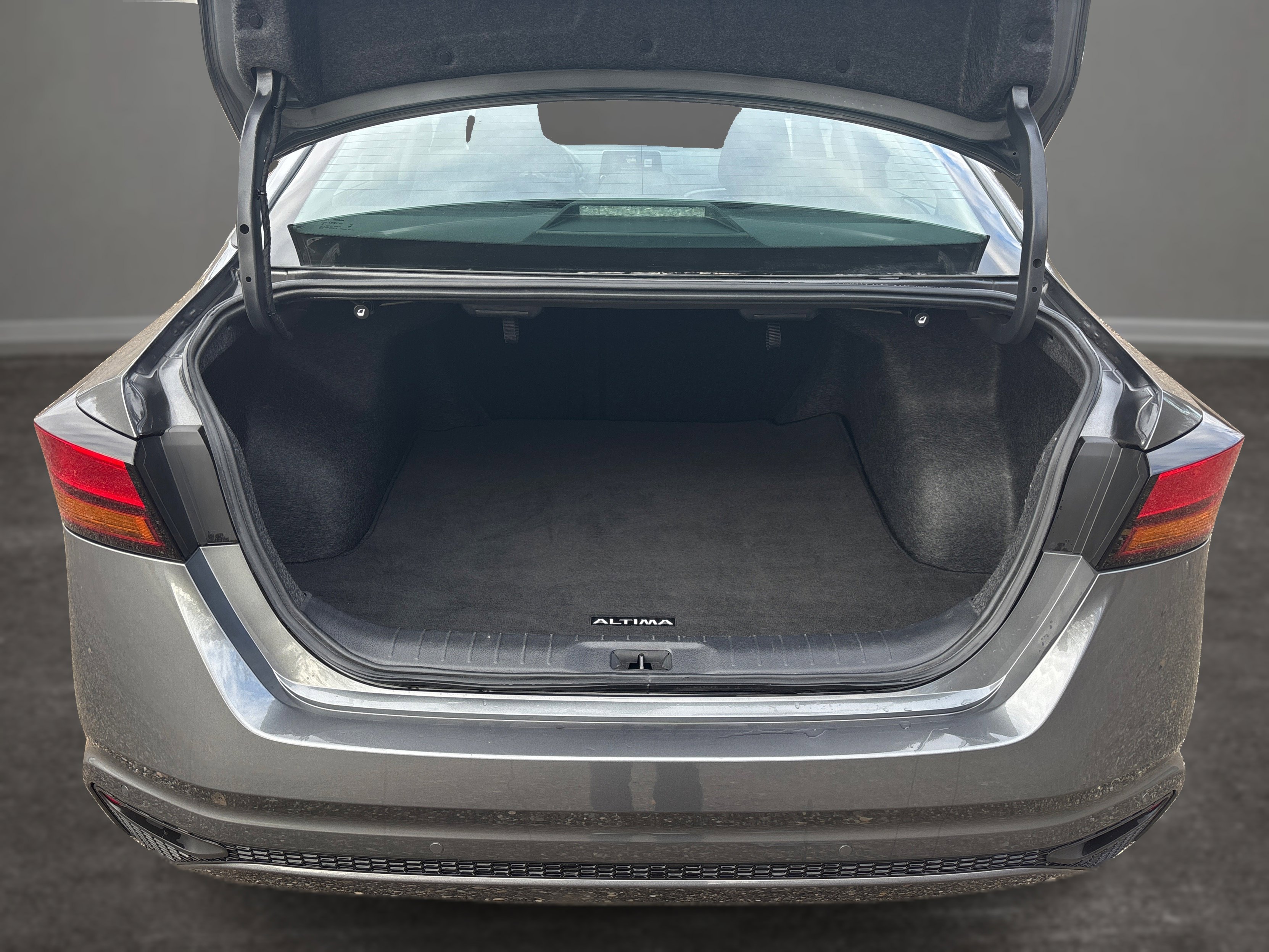 Used 2025 Nissan Altima 2.5 S image 15