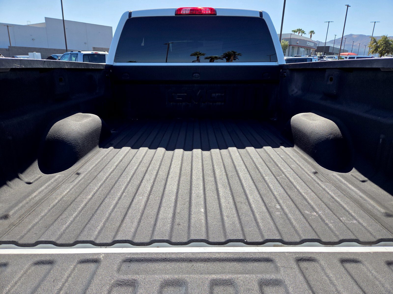 Used 2017 GMC Sierra 2500 SLE w/ HD SLE Preferred Plus Package AWD/4WD image 13