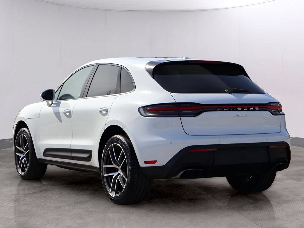 Used 2025 Porsche Macan AWD/4WD image 3