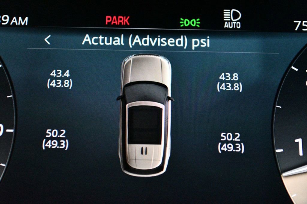 Used 2023 Land Rover Range Rover SE image 48