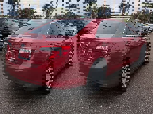 Used 2014 Toyota Camry L image 8
