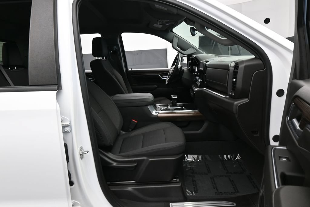 Used 2024 Chevrolet Silverado 1500 LT RWD image 41
