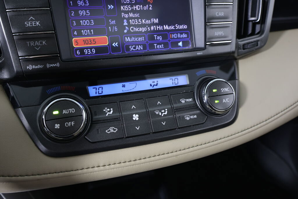 Used 2013 Toyota RAV4 XLE AWD/4WD image 36