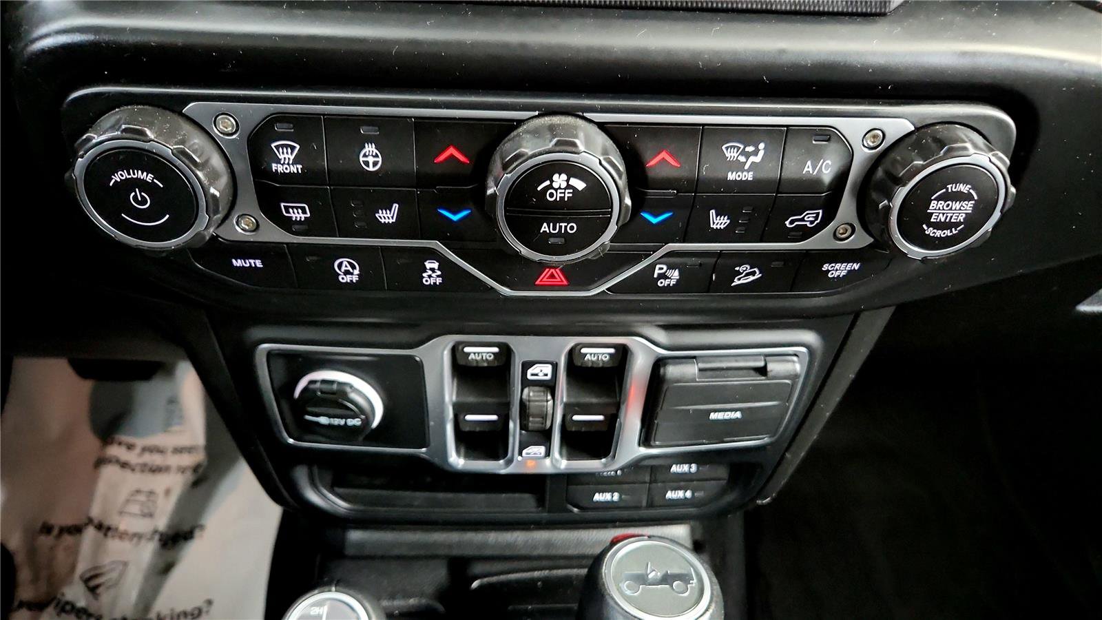 Used 2019 Jeep Wrangler Unlimited Sahara w/ Dual Top Group image 28