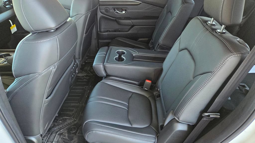 New 2026 Honda Pilot Touring image 9