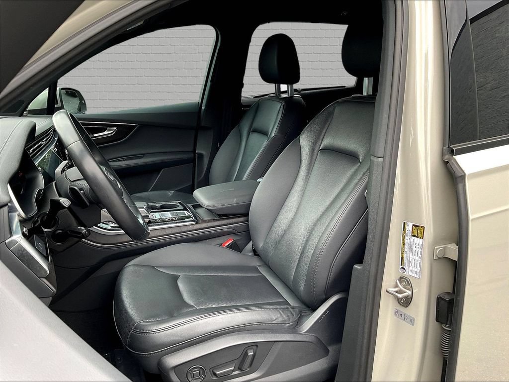 Used 2023 Audi Q7 3.0T Premium Plus w/ Premium Plus Package AWD/4WD image 18