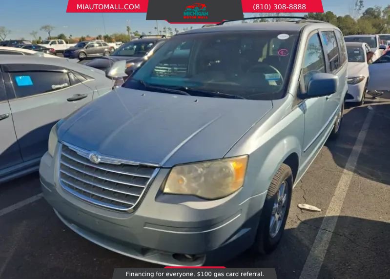 Used 2009 Chrysler Town & Country Touring image 1