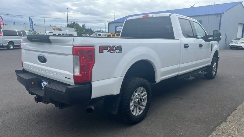 Used 2018 Ford F350 XLT w/ XLT Value Package AWD/4WD image 9