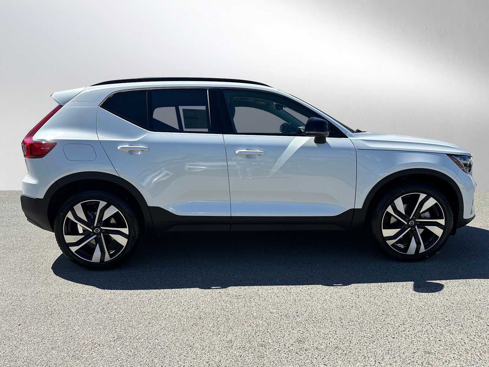 New 2025 Volvo XC40 B5 Plus w/ Protection Package Premier image 2