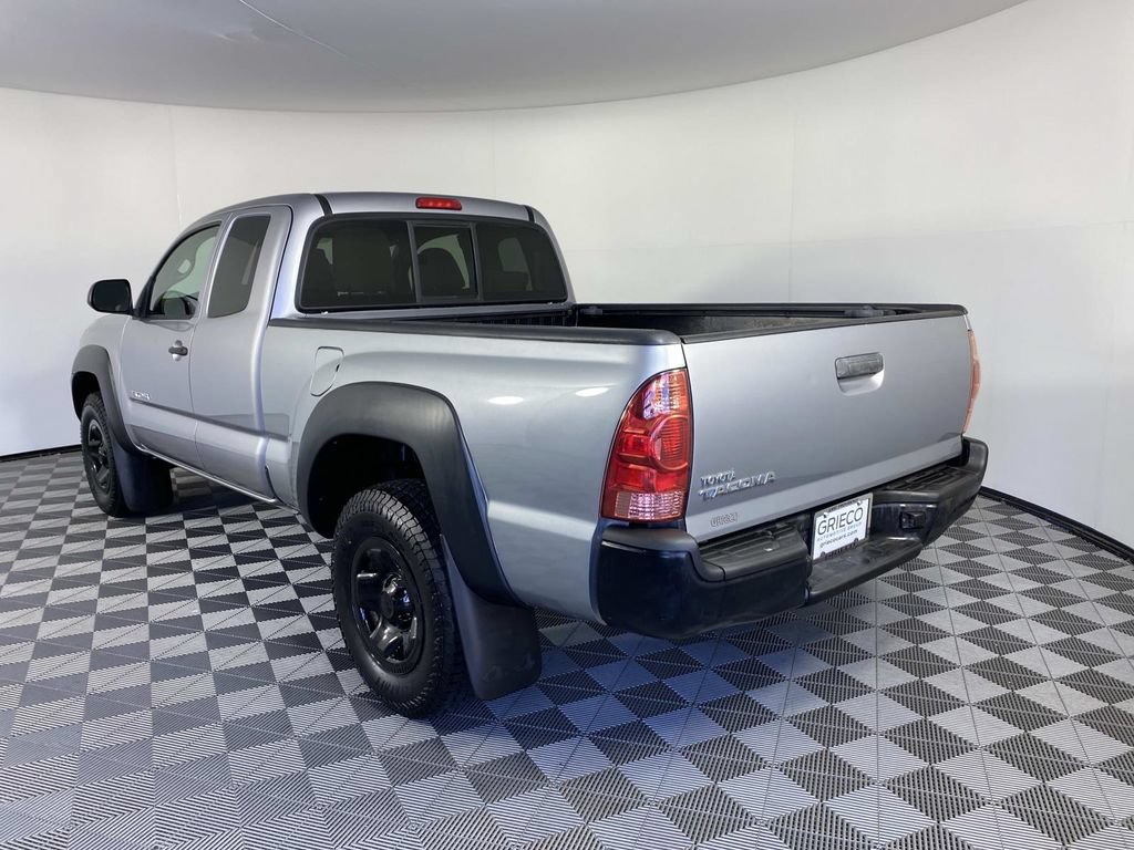 Used 2015 Toyota Tacoma 4x4 Access Cab w/ Convenience Package image 6