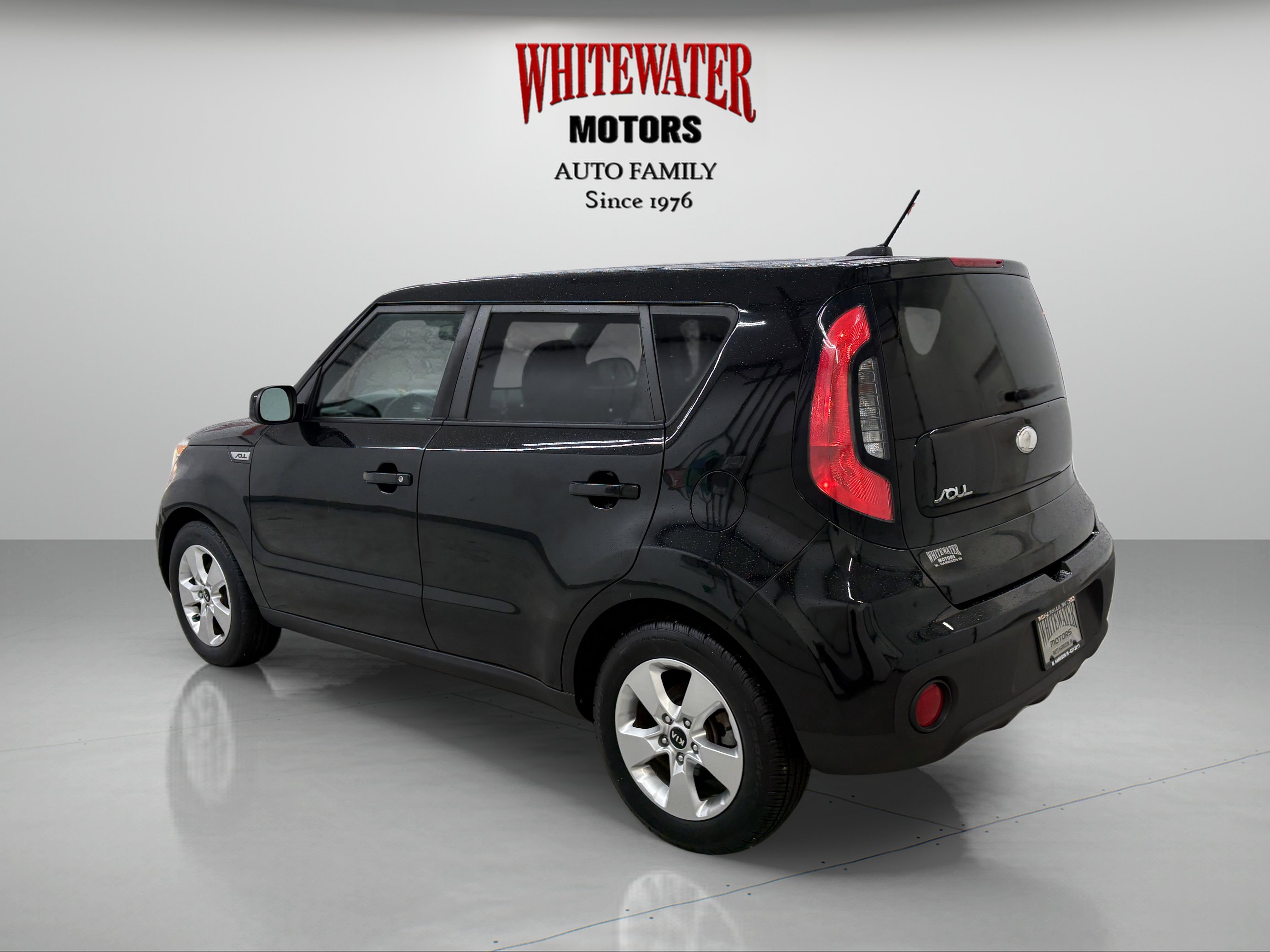 Used 2017 Kia Soul FWD image 2