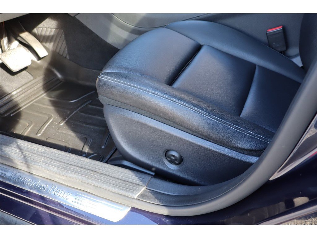 Used 2017 Mercedes-Benz GLA 250 4MATIC image 18