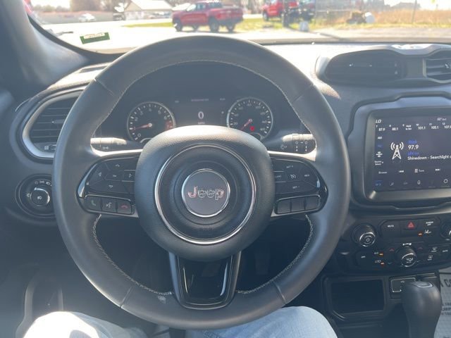 Used 2021 Jeep Renegade Latitude w/ Sun & Sound Group FWD image 16
