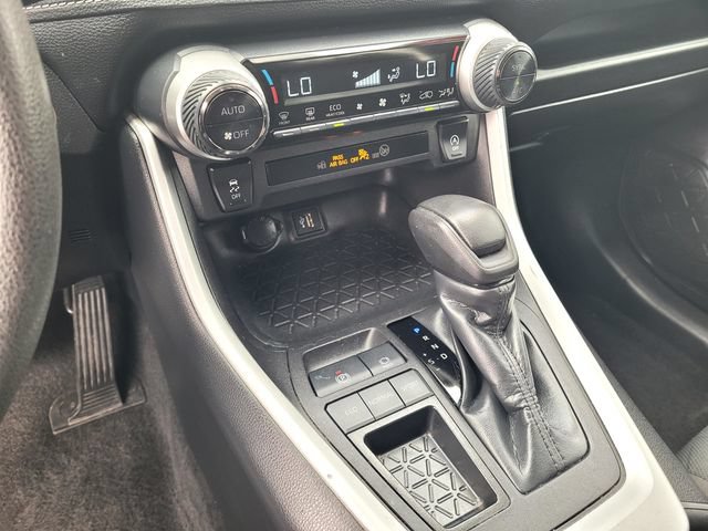 Used 2024 Toyota RAV4 XLE w/ Convenience Package FWD image 21