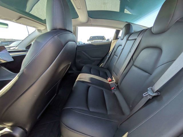 Used 2018 Tesla Model 3 Long Range image 10