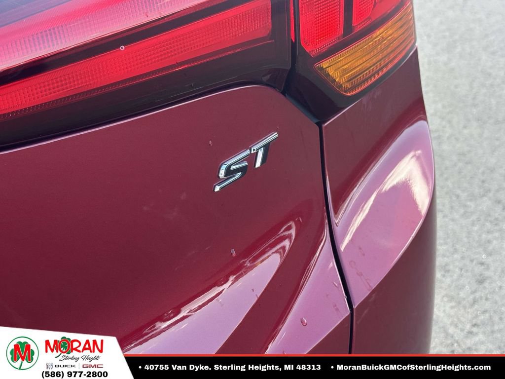 Certified 2023 Buick Encore GX Select w/ Sport Touring Package FWD image 9
