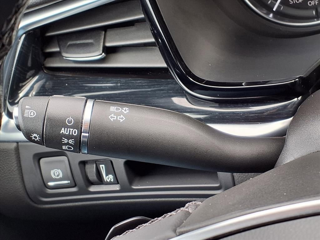 Used 2024 Cadillac XT5 Premium Luxury w/ LPO, Floor Liner Package image 21