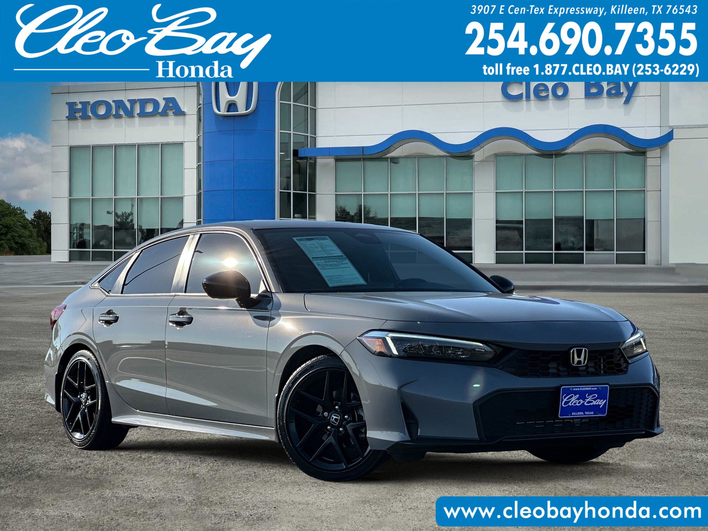 Used 2025 Honda Civic Sport image 1