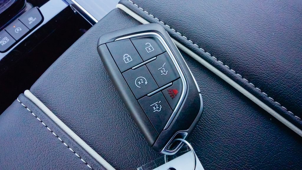New 2026 Cadillac Escalade ESV 4WD image 18