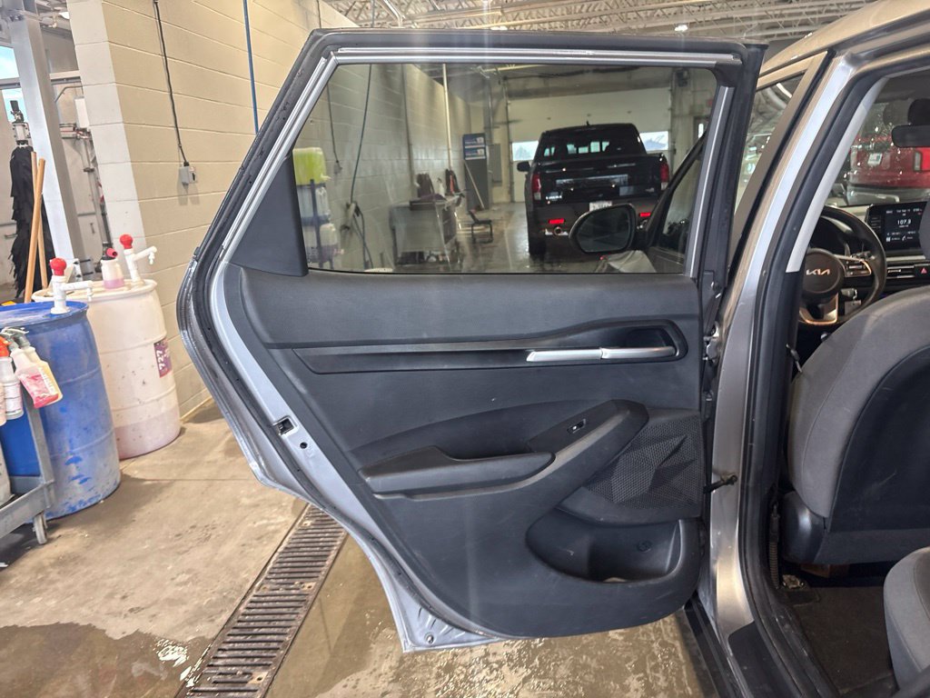 Used 2022 Kia Seltos LX AWD/4WD image 31