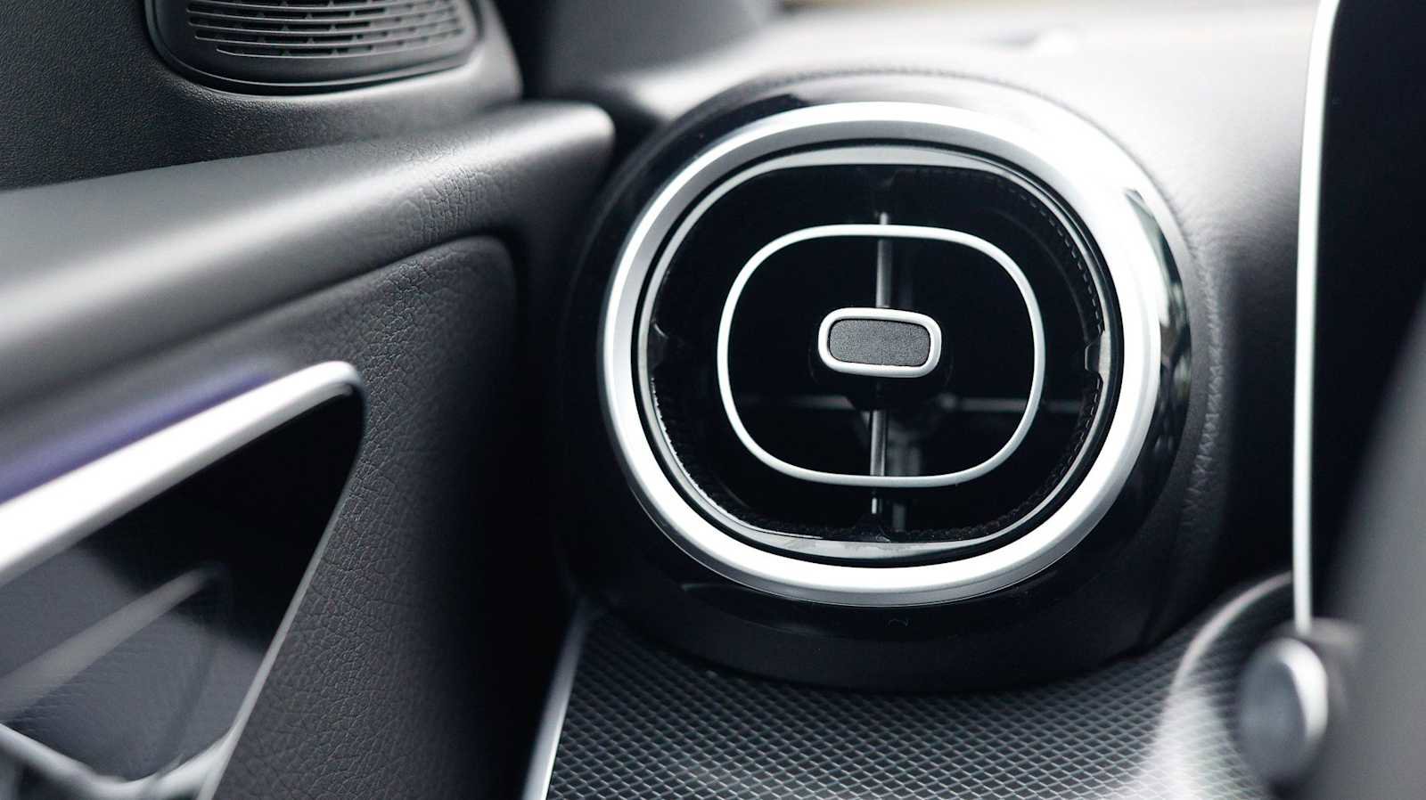 Used 2026 Mercedes-Benz C 300 4MATIC Sedan image 38