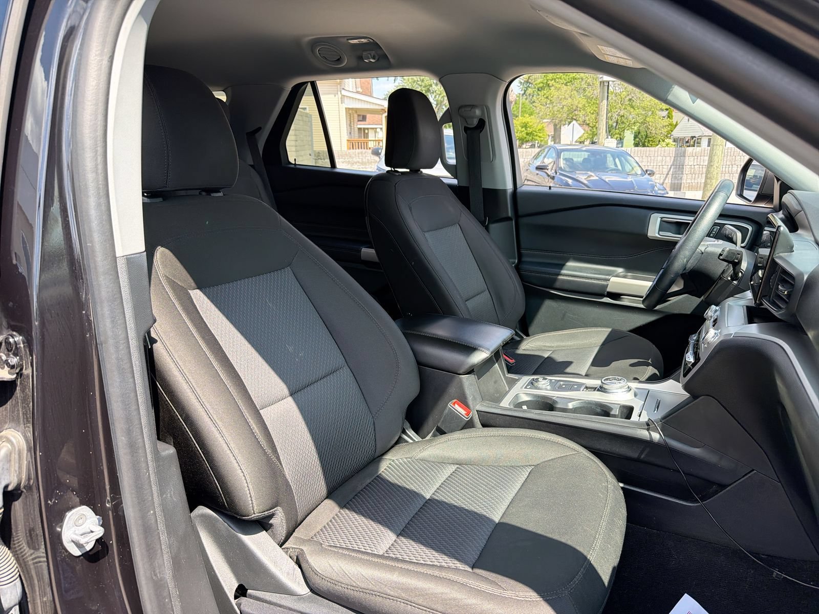 Used 2023 Ford Explorer XLT AWD/4WD image 23