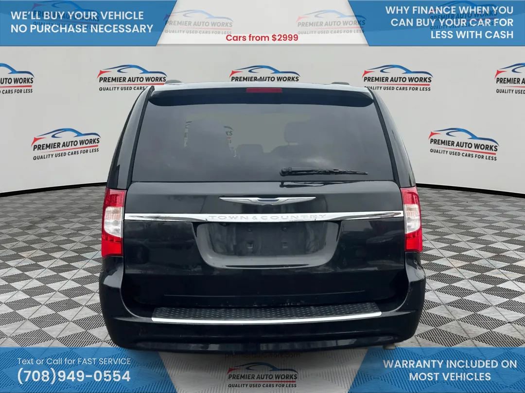 Used 2015 Chrysler Town & Country Touring w/ Driver Convenience Group image 5