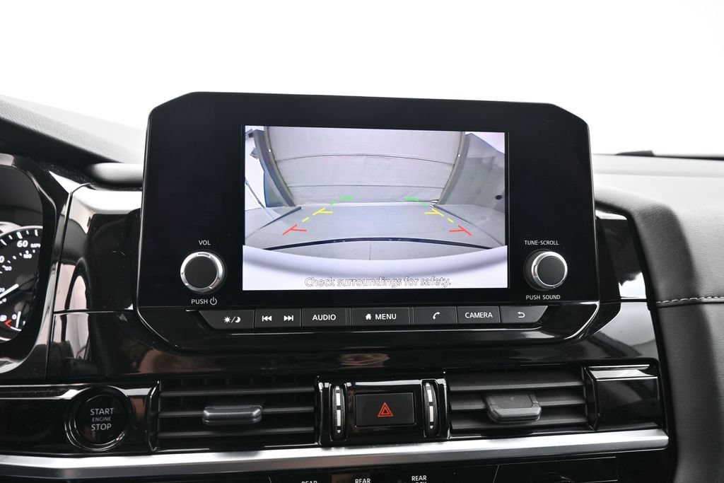 Used 2025 Nissan Pathfinder SV FWD image 13