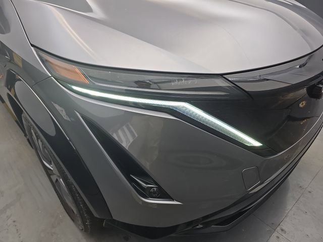 Used 2023 Nissan Ariya AWD image 13