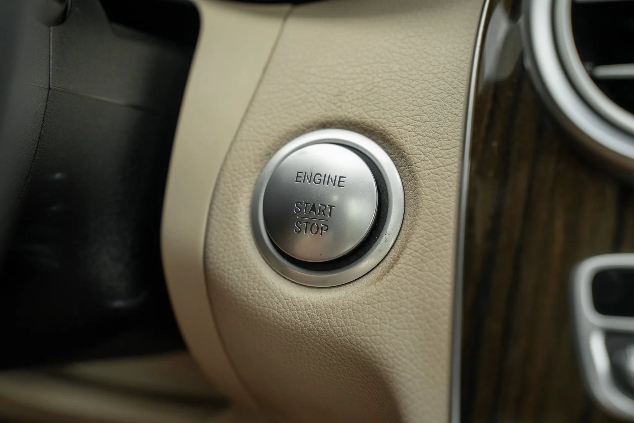 Used 2015 Mercedes-Benz C 300 4MATIC Sedan image 26