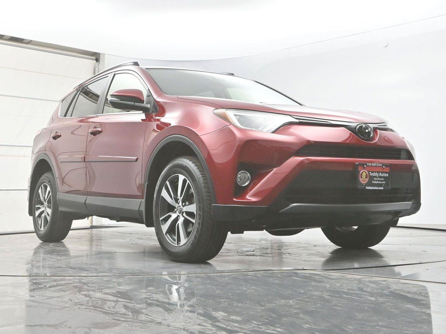 Used 2018 Toyota RAV4 XLE w/ Plus Extra Value Package AWD/4WD image 30