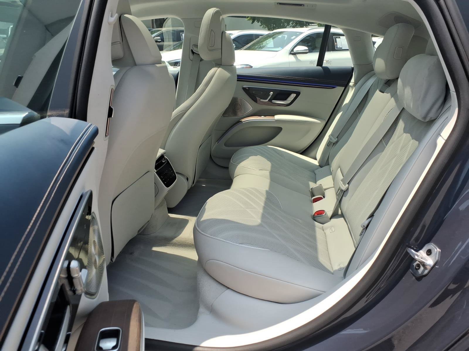 Used 2023 Mercedes-Benz EQS 580 4MATIC Sedan w/ Manufactur Interior Package image 20