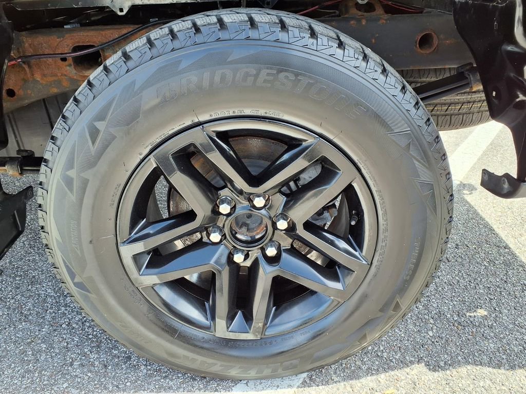 Used 2022 Chevrolet Silverado 1500 Custom w/ Safety Confidence Package AWD/4WD image 9