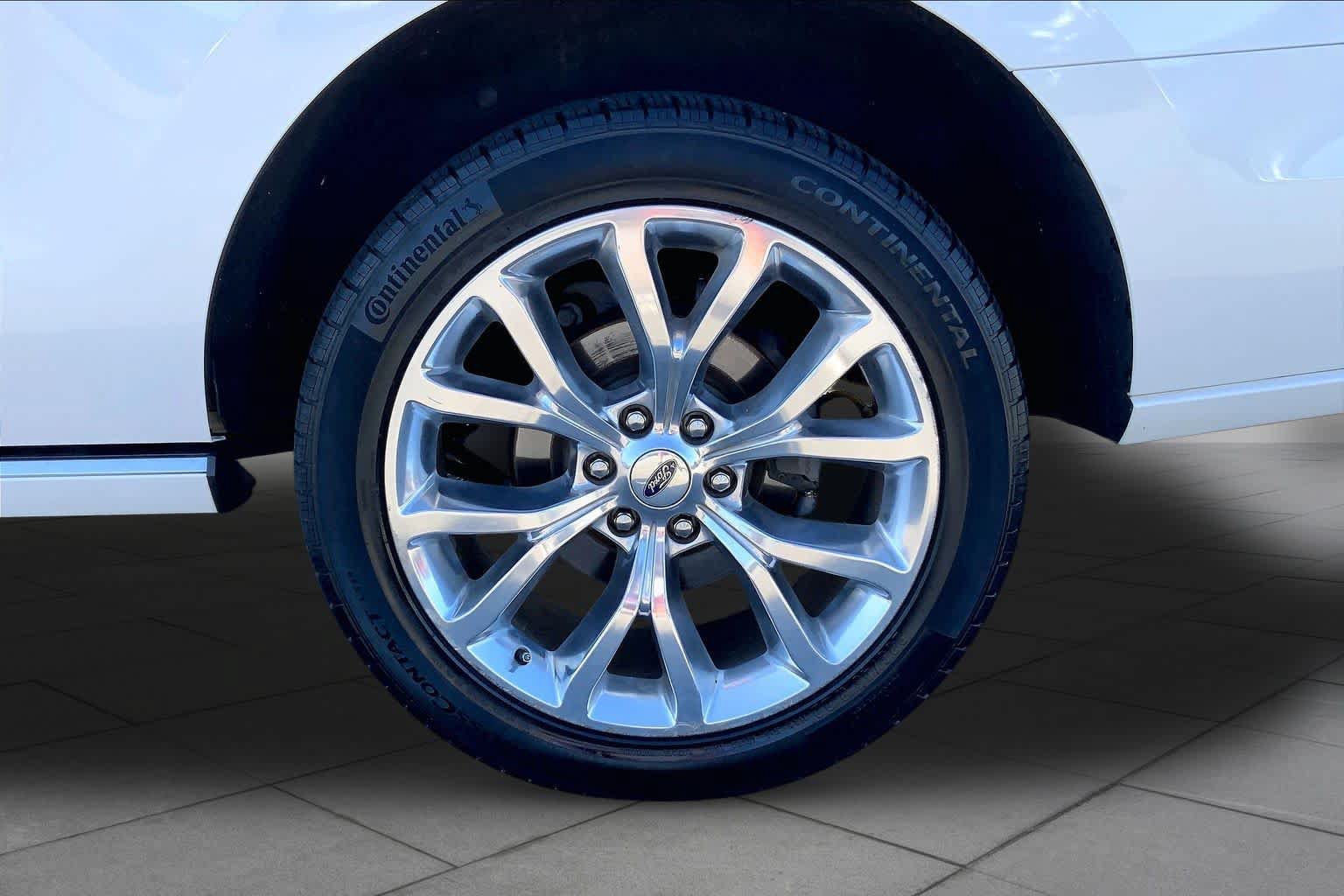 Used 2018 Ford Expedition Platinum RWD image 10