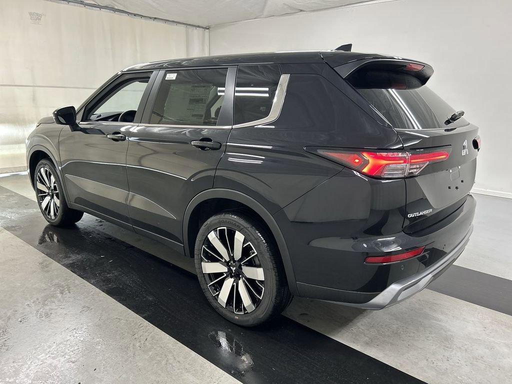 New 2026 Mitsubishi Outlander SE AWD/4WD image 7