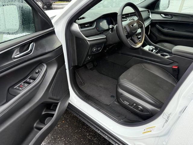 New 2025 Jeep Grand Cherokee L Altitude image 20