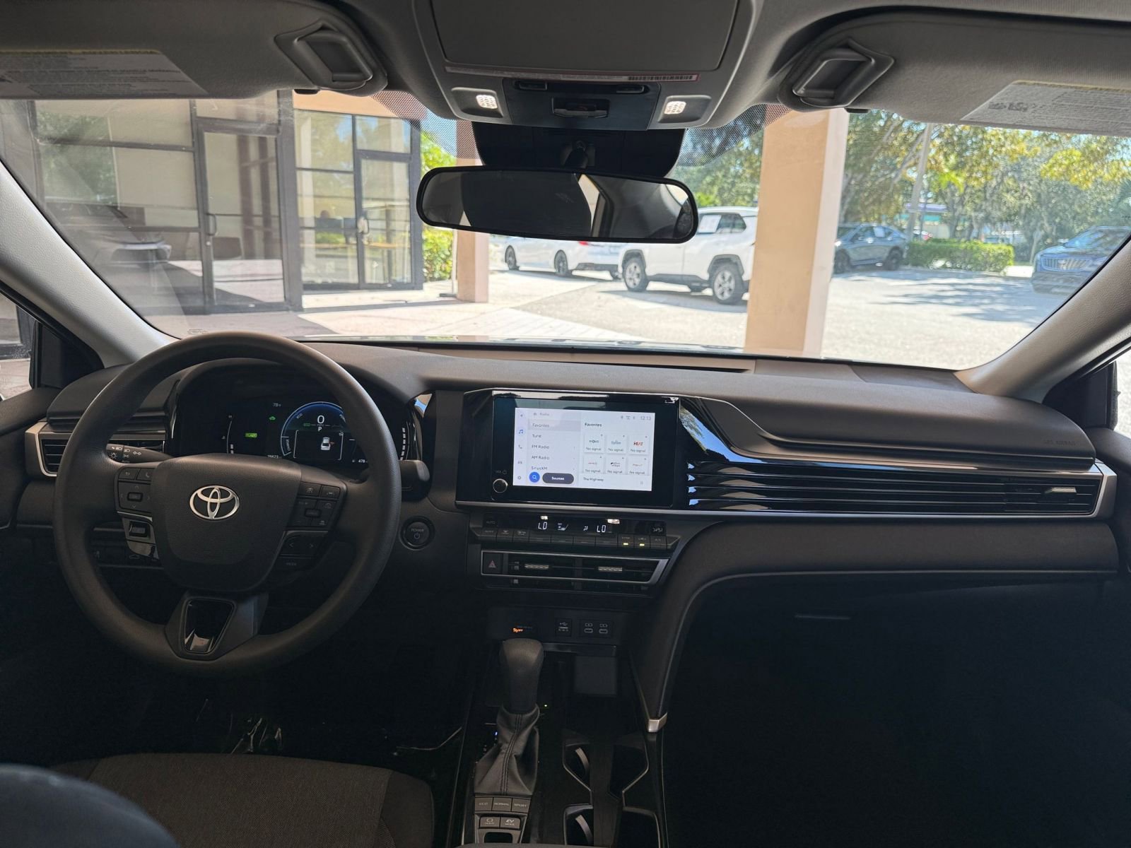 Used 2025 Toyota Camry LE image 27